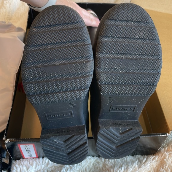 Hunter - Tall Rain Boots - Black - size 8 - Picture 3 of 4